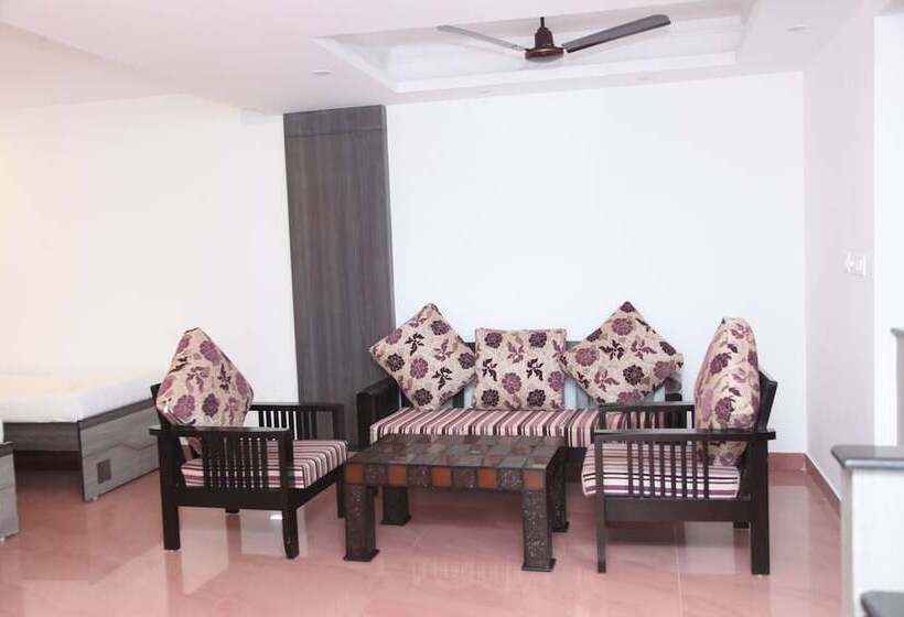 호텔 Karpagam International