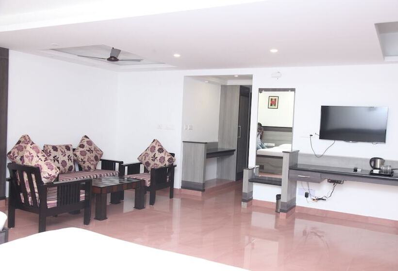 호텔 Karpagam International