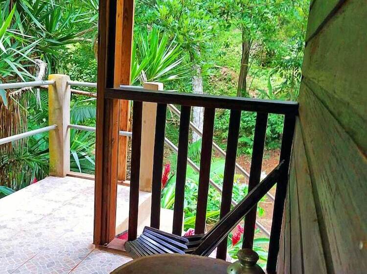 בית מלון כפרי Martz Farm Treehouses & Cabanas