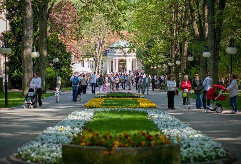 هتل Nowy Zdrój   Centrum Zdrowia I Wypoczynku