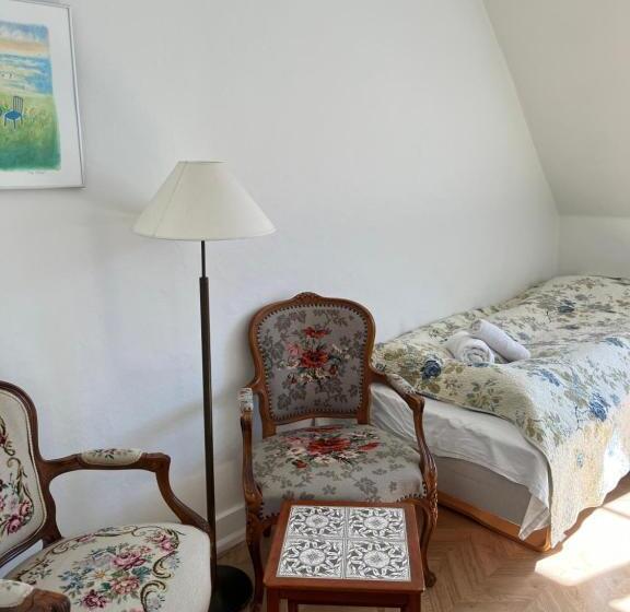 تختخواب و صبحانه Bellinge House