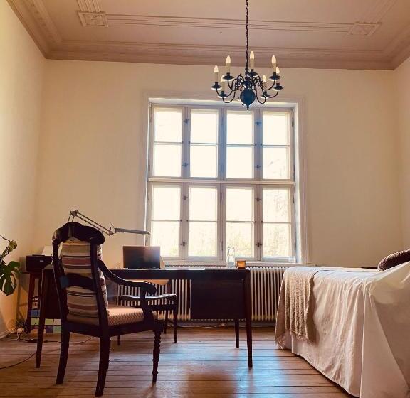 تختخواب و صبحانه Bellinge House