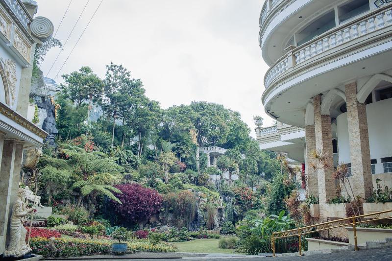 호텔 Grand Paradise Lembang