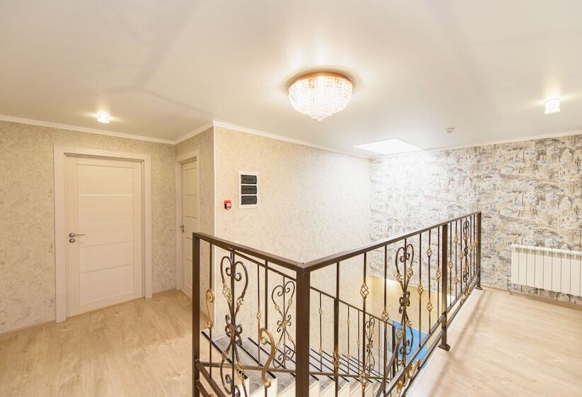 Hostel Svoi