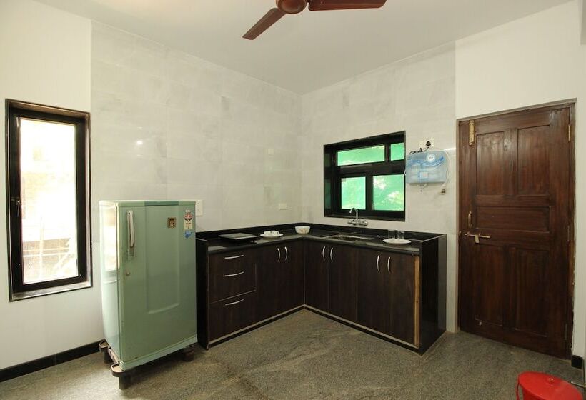 호텔 Oyo 11014 Home Goa Spacious 2bhk Nerul
