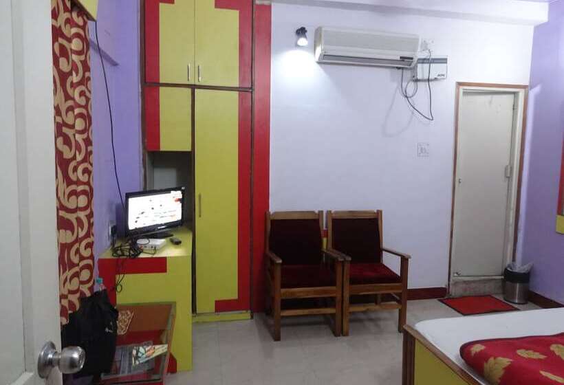 בית מלון כפרי Tribbhuvan