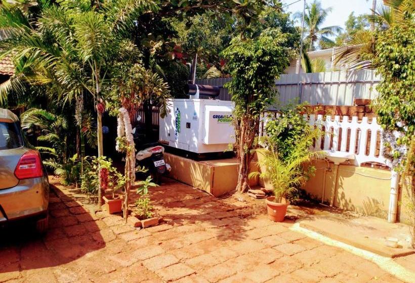 مسافرخانه Shawn S Morjim Enclave