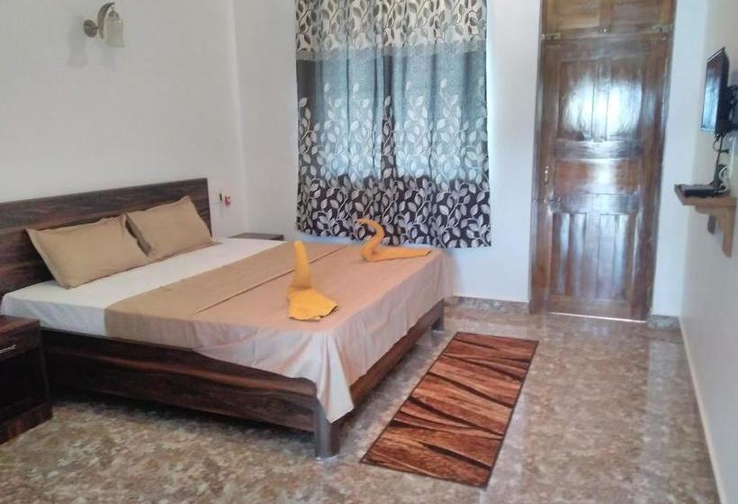 مسافرخانه Shawn S Morjim Enclave