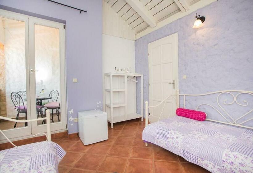 مبيت وإفطار Kalpic Suites & Villa