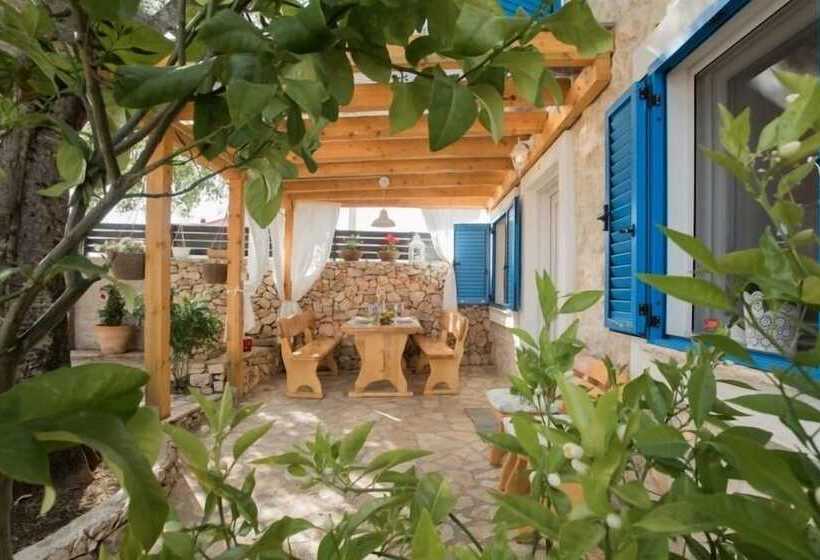 مبيت وإفطار Kalpic Suites & Villa