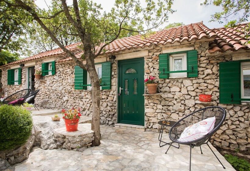 مبيت وإفطار Kalpic Suites & Villa