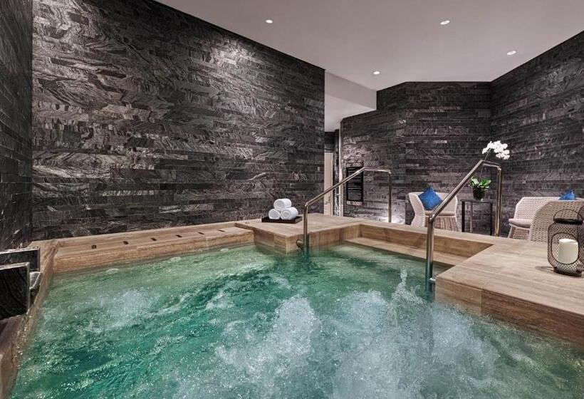 هتل Pullman Ciawi Vimala Hills Resort