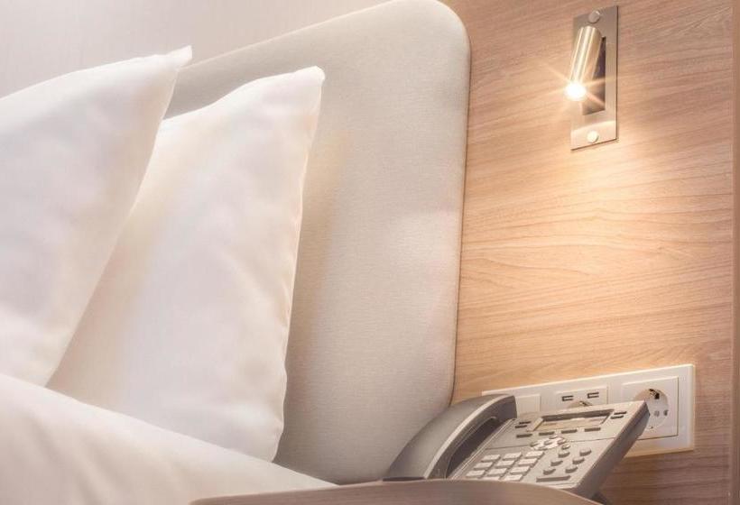 בית מלון כפרי Holiday Inn Express   Erlangen, An Ihg