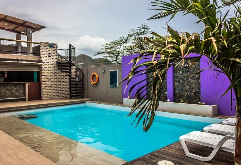 هاستل Hostal Aurora, Smith Lodging