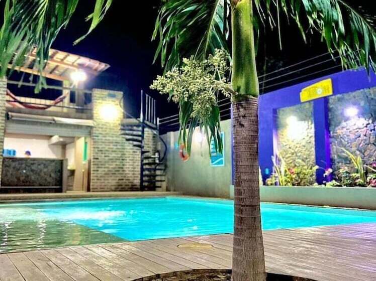 هاستل Hostal Aurora, Smith Lodging