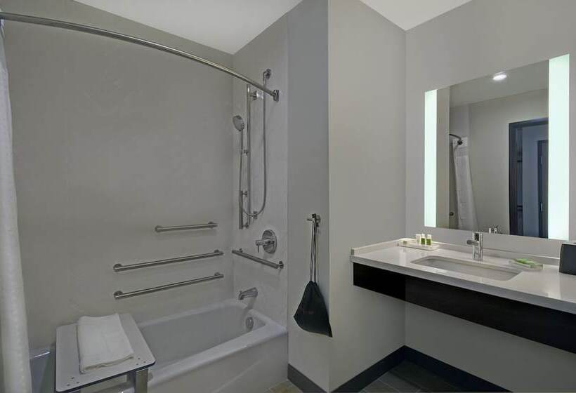 هتل Holiday Inn Grand Rapids North   Walker, An Ihg