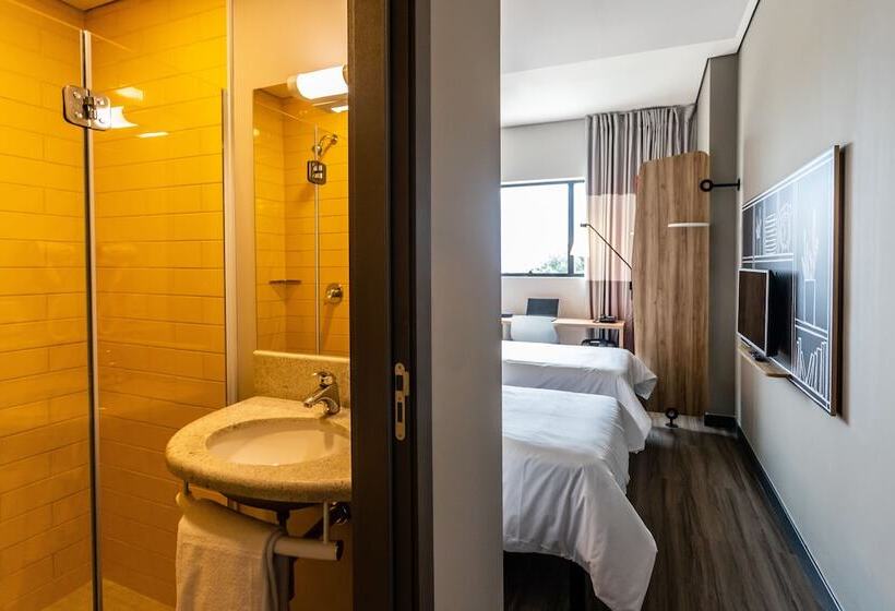 בית מלון כפרי Ibis Palmas Avenida Jk