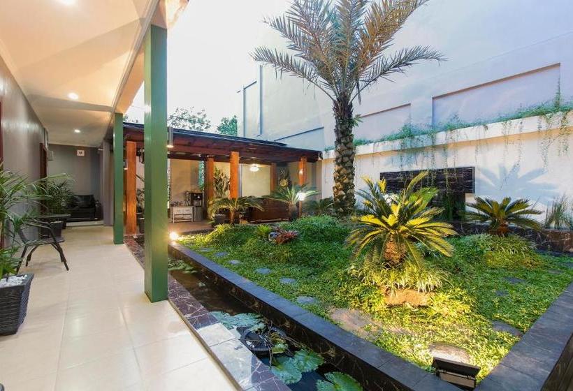 هتل Reddoorz Near Universitas Muhammadiyah Palangkaraya