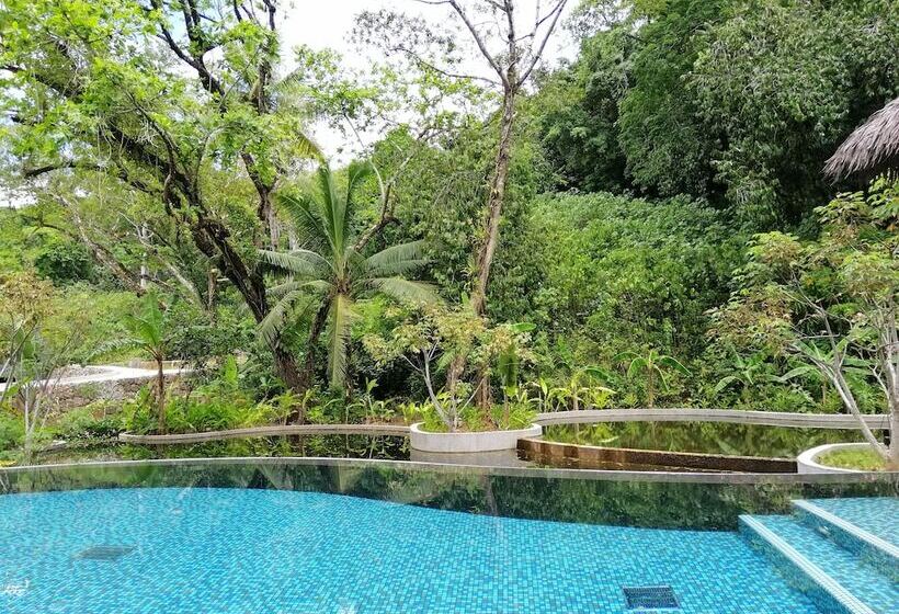 هتل The Pristine Villas And Bungalows At Palau Pacific Resort