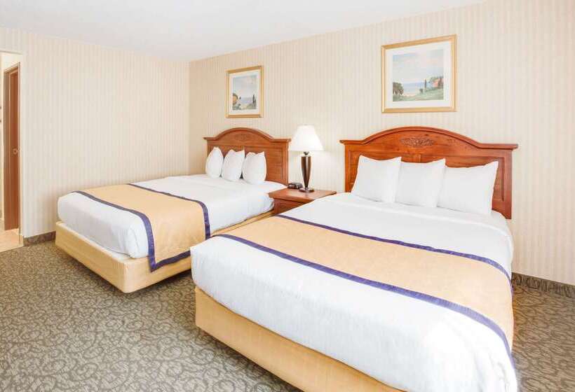 هتل Baymont By Wyndham Kalamazoo West