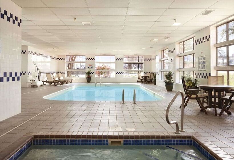 هتل Baymont By Wyndham Sioux Falls