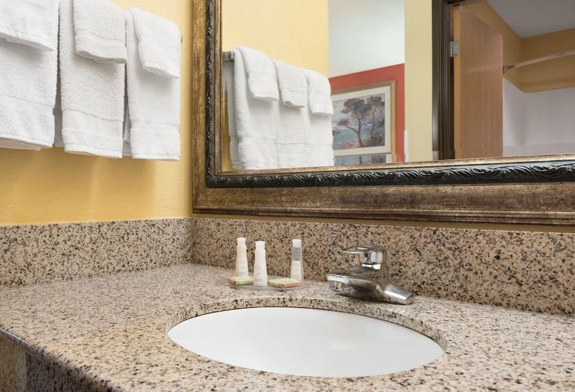 هتل Baymont By Wyndham Springfield Il