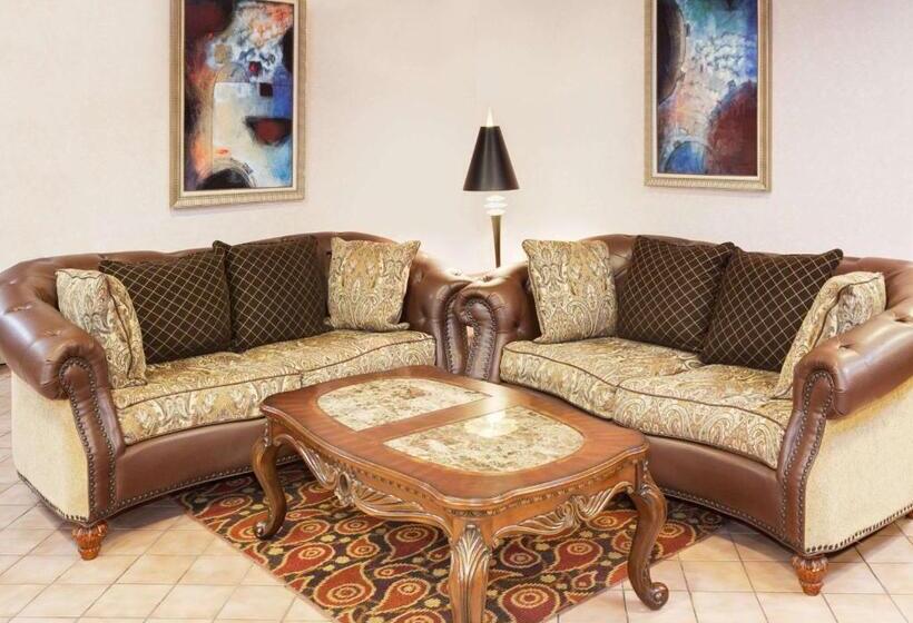 בית מלון כפרי Baymont By Wyndham St. Joseph/stevensville