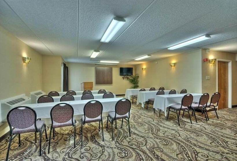 בית מלון כפרי Best Western Clifton Park