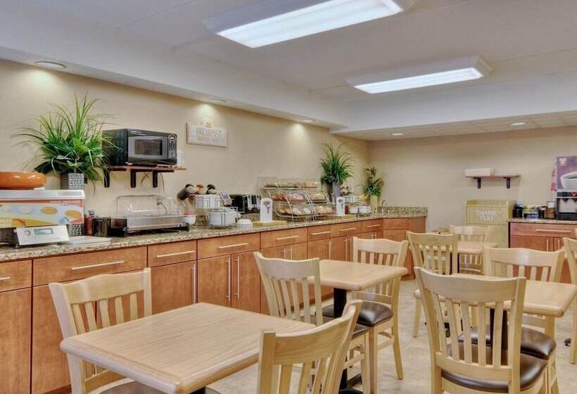 בית מלון כפרי Best Western Clifton Park