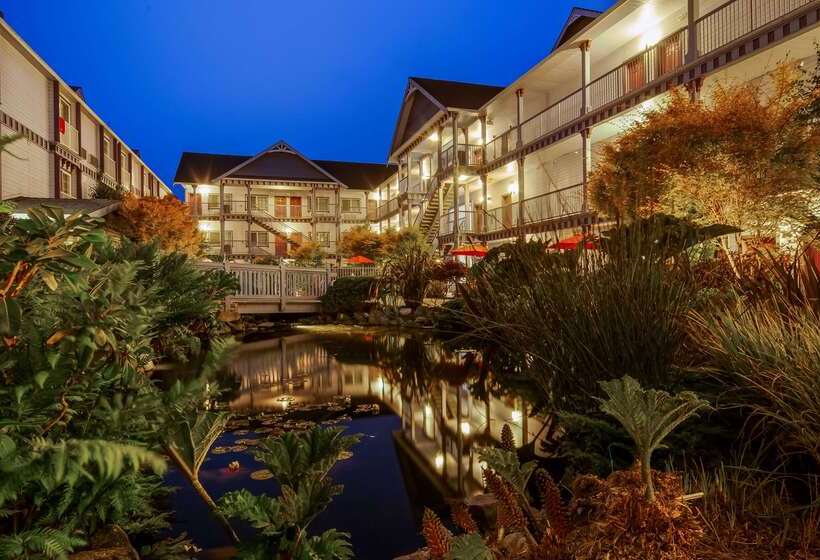 فندق Best Western Plus Bayshore Inn