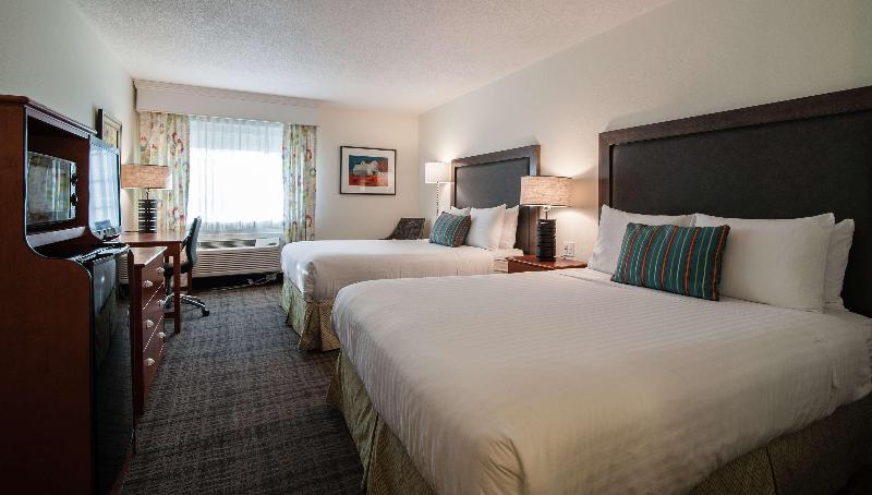 فندق Best Western Plus University Park Inn & Suites