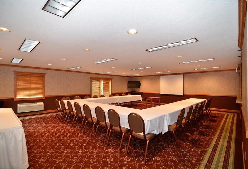 فندق Best Western Plus University Park Inn & Suites
