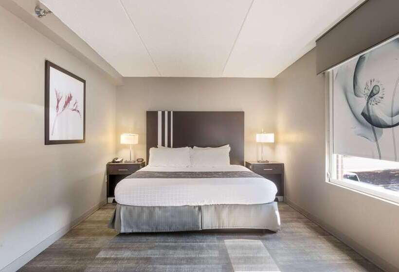 هتل Clarion Pointe Greensboro Airport