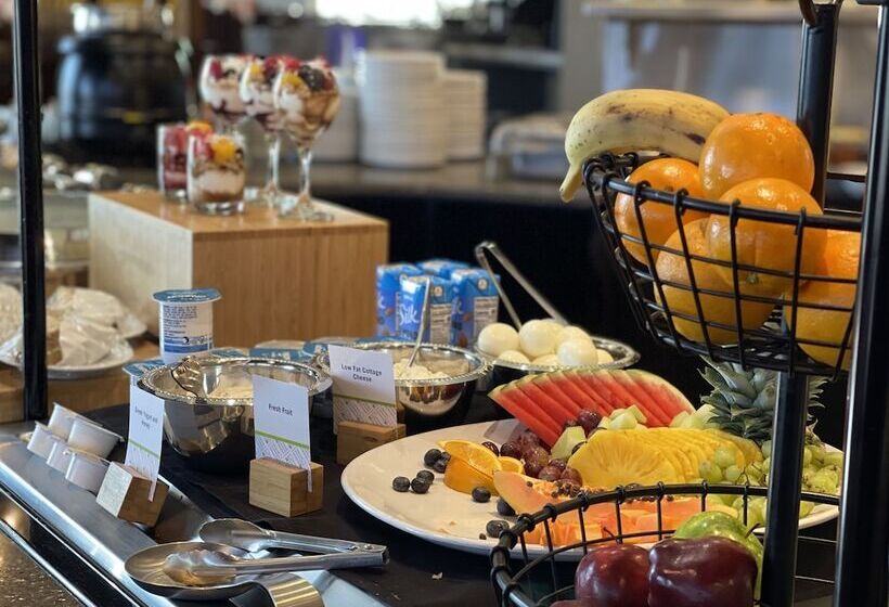 هتل Doubletree By Hilton Omaha Southwest
