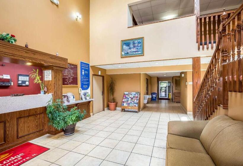 酒店 Econo Lodge Inn & Suites