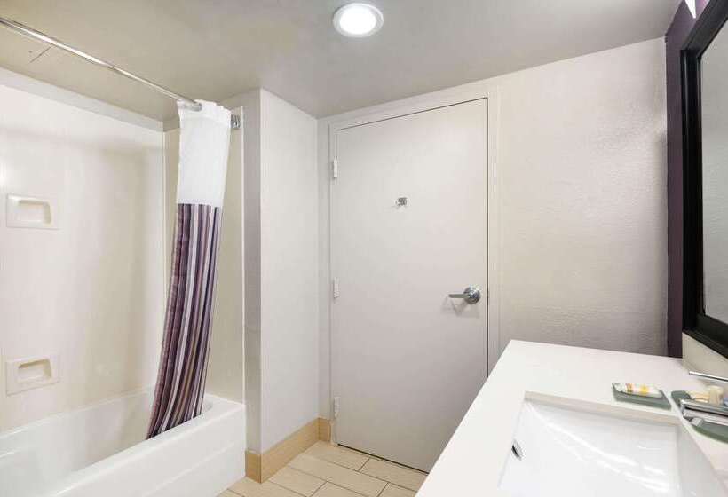 هتل La Quinta Inn By Wyndham North Myrtle Beach