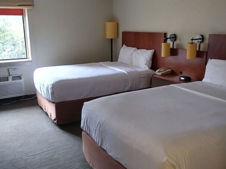 هتل Travelodge By Wyndham Columbus State University
