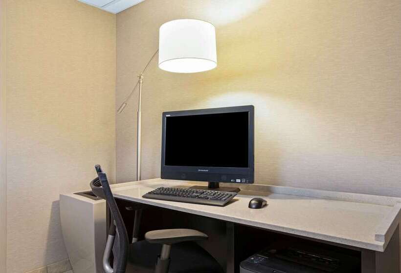 هتل La Quinta By Wyndham N Little Rock   Mccain Mall