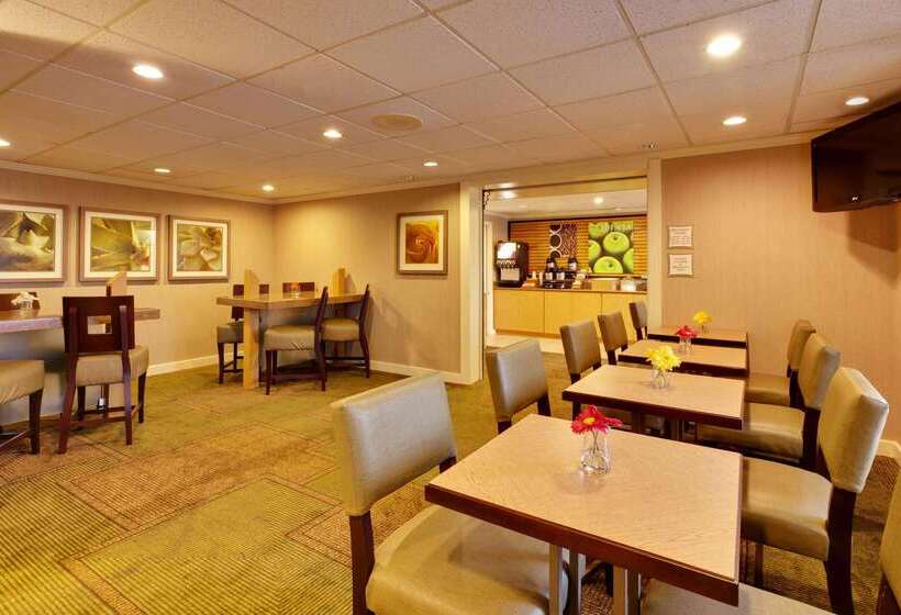 فندق La Quinta By Wyndham Plattsburgh