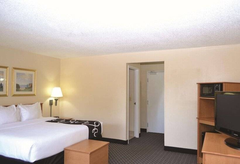 בית מלון כפרי La Quinta By Wyndham Tampa Fairgrounds - Casino