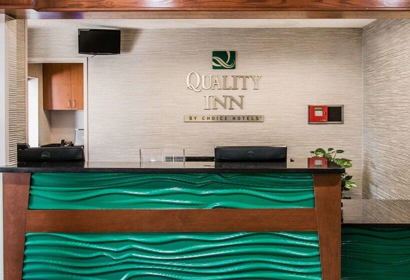 בית מלון כפרי Quality Inn & Suites Warren   Detroit