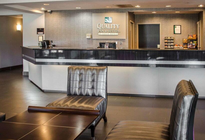 هتل Quality Inn & Suites At Airport Blvd I65