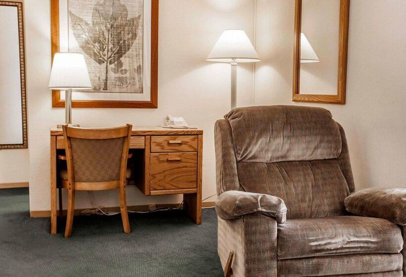 فندق Quality Inn & Suites Bremerton Near Naval Shipyard