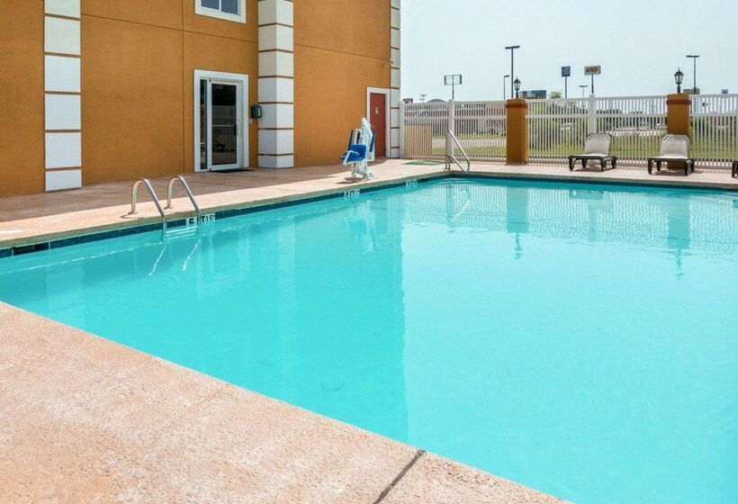 בית מלון כפרי Quality Inn & Suites
