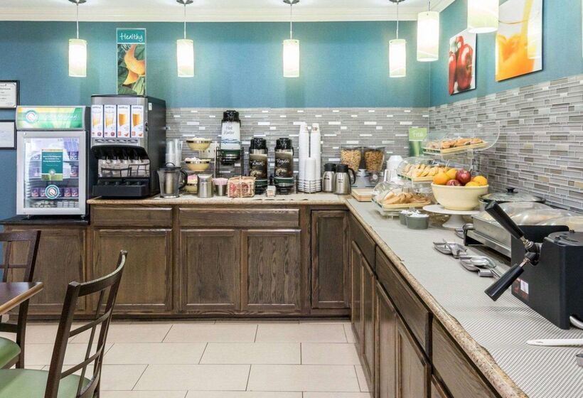 בית מלון כפרי Quality Inn & Suites