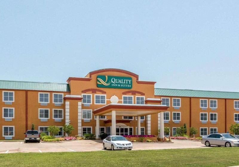 בית מלון כפרי Quality Inn & Suites