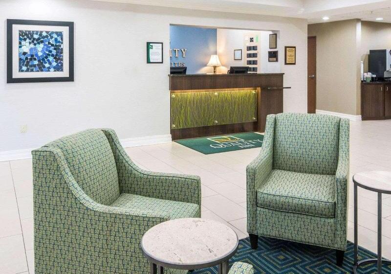 בית מלון כפרי Quality Inn & Suites