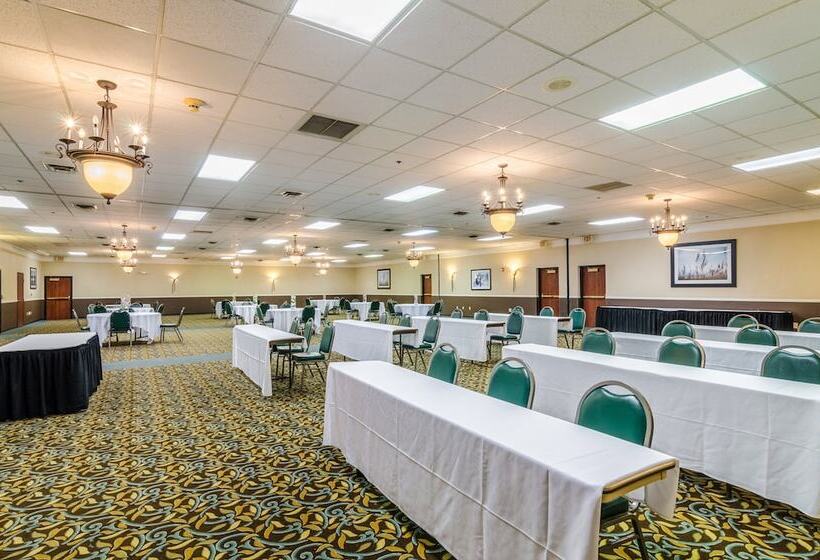 Hotel Red Roof Inn & Conference Center Wichita Airport