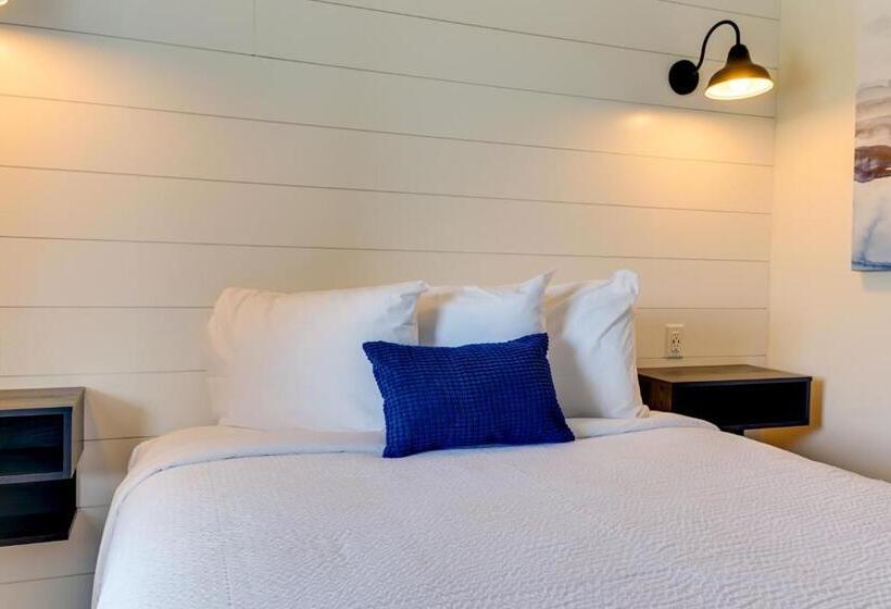 هتل The Shorehouse