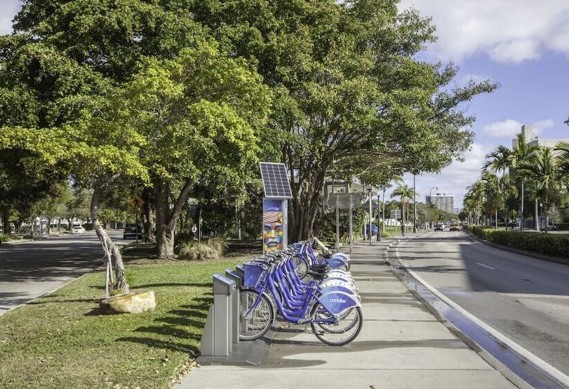 리조트 Holiday Inn Miami Beachoceanfront, An Ihg
